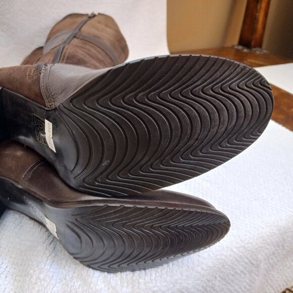 Classic Black Brushed leather tall boots. - Picture 5 of 6